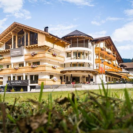 Hotel Arkadia - "Adults Only" Corvara In Badia Exterior photo